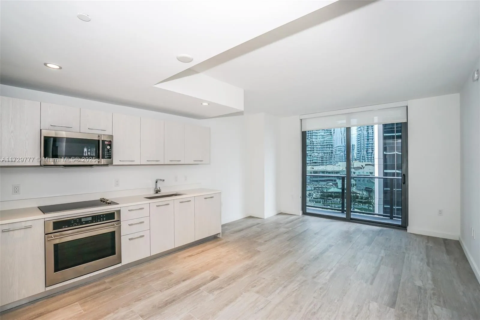 Miami, Florida 33130, 1 Bedroom Bedrooms, ,1 BathroomBathrooms,Residential,For Sale,A11729777