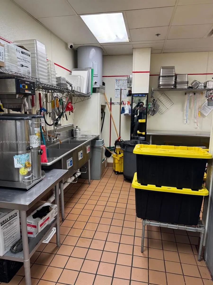 KITCHEN