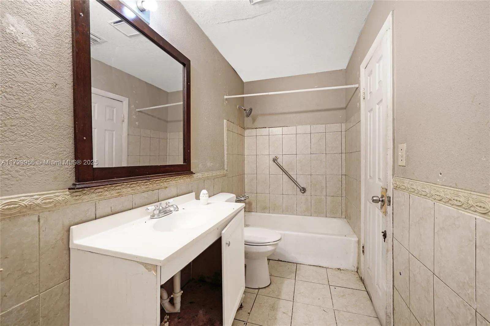 7904 Coral Blvd, Miramar, Florida 33023, Miramar, Florida 33023, 3 Bedrooms Bedrooms, ,2 BathroomsBathrooms,Residential,For Sale,7904 Coral Blvd, Miramar, Florida 33023,A11729956