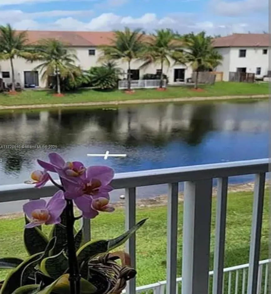 8930 Nw 97th Ave 202, Doral, Florida 33178, Doral, Florida 33178, 3 Bedrooms Bedrooms, ,2 BathroomsBathrooms,Residential,For Sale,8930 Nw 97th Ave 202, Doral, Florida 33178,A11728640
