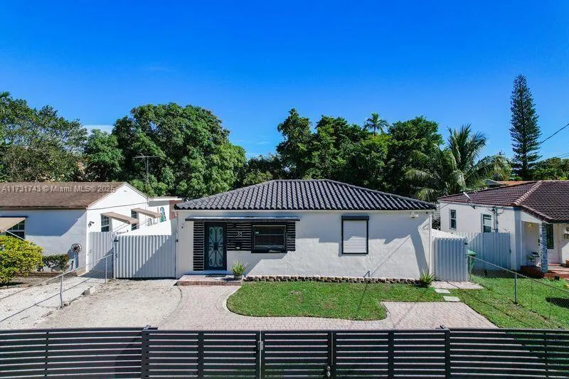 35 Sw 63rd Ct, Miami, Florida 33144, Miami, Florida 33144, 3 Bedrooms Bedrooms, 1 Room Rooms,2 BathroomsBathrooms,Residential,For Sale,35 Sw 63rd Ct, Miami, Florida 33144,A11731743