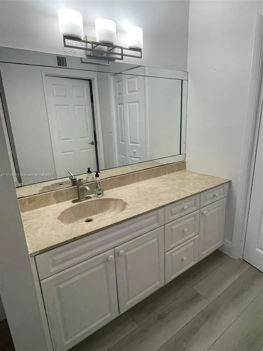 490 W Park Dr 102-5, Miami, Florida 33172, Miami, Florida 33172, 2 Bedrooms Bedrooms, ,1 BathroomBathrooms,Residential Lease,For Rent,490 W Park Dr 102-5, Miami, Florida 33172,A11731872