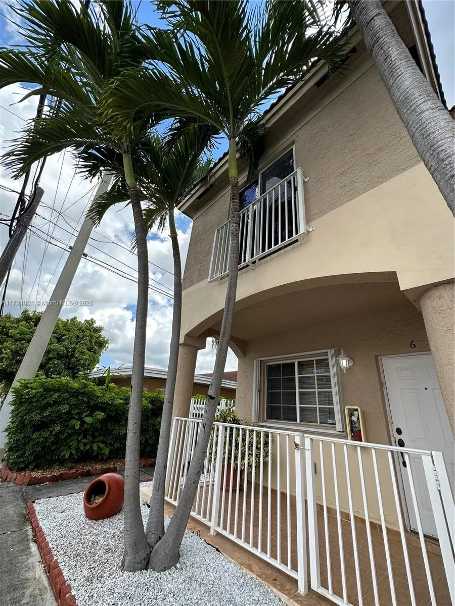 425 E 3rd Ave 6, Hialeah, Florida 33010, Hialeah, Florida 33010, 3 Bedrooms Bedrooms, ,2 BathroomsBathrooms,Residential Lease,For Rent,425 E 3rd Ave 6, Hialeah, Florida 33010,A11731801