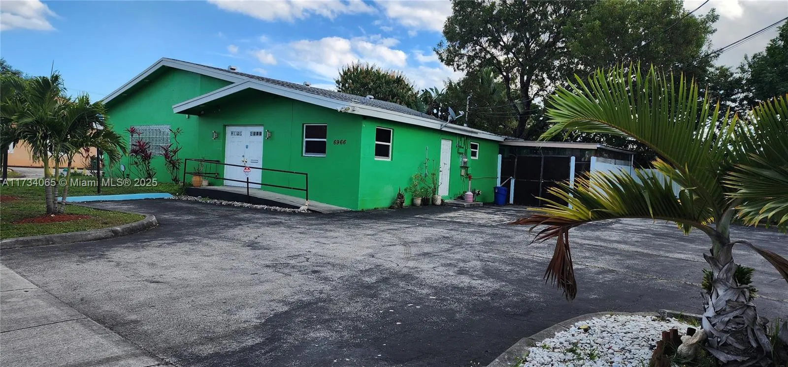 6966 Taft St 1, Hollywood, Florida 33024, Hollywood, Florida 33024, ,Commercial Sale,For Sale,6966 Taft St 1, Hollywood, Florida 33024,A11734065