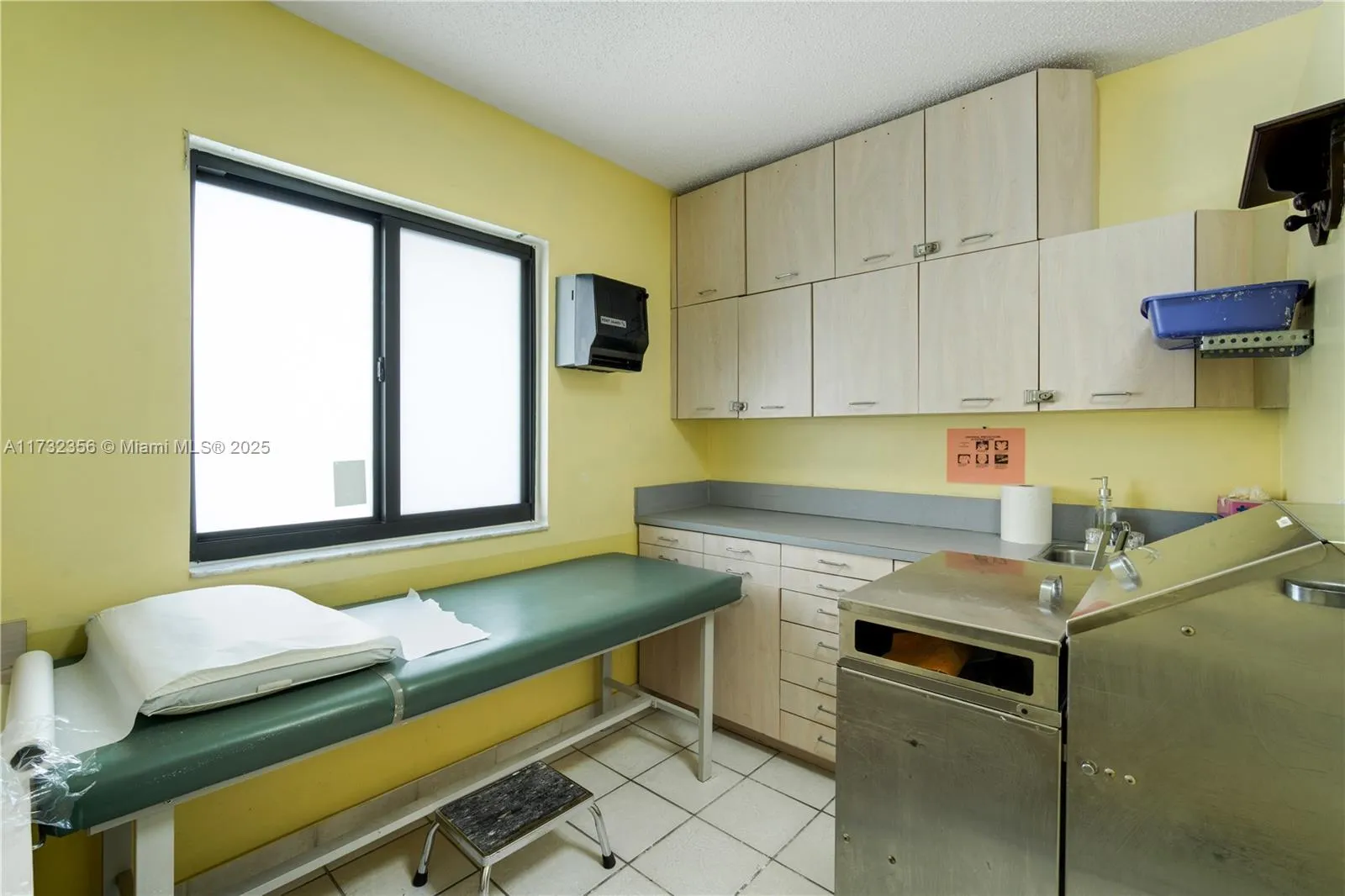 9950 Sw 40th St, Miami, Florida 33165, Miami, Florida 33165, ,Commercial Sale,For Sale,9950 Sw 40th St, Miami, Florida 33165,A11732356