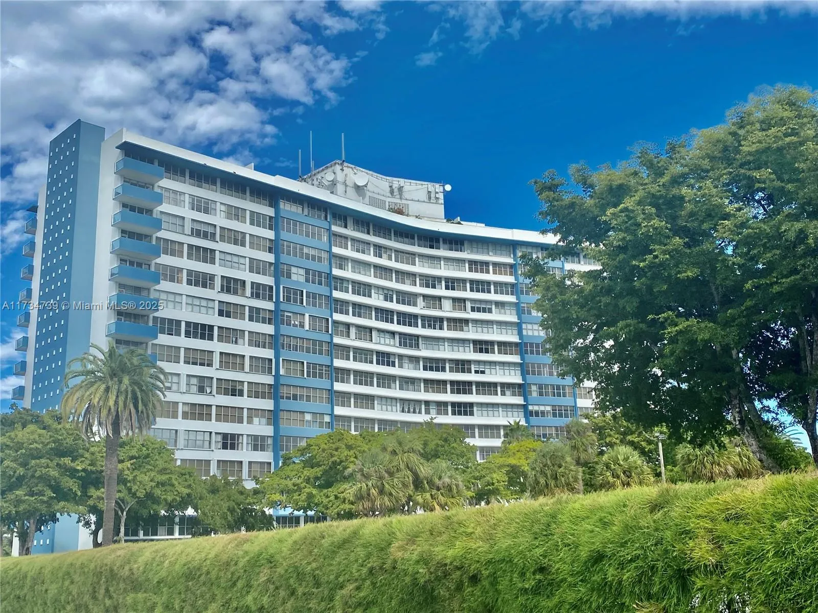 7441 Wayne Ave 6b, Miami Beach, Florida 33141, Miami Beach, Florida 33141, 2 Bedrooms Bedrooms, ,2 BathroomsBathrooms,Residential,For Sale,7441 Wayne Ave 6b, Miami Beach, Florida 33141,A11734739