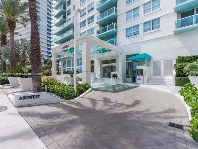 at 650 West Ave, Miami Beach, FL 33139 Unit For Sale 2 Bedrooms 2 Bathrooms MLS# A11728129 Price $959,000 1078