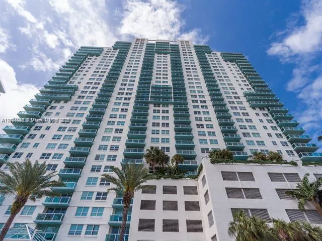 at 650 West Ave, Miami Beach, FL 33139 Unit For Sale 2 Bedrooms 2 Bathrooms MLS# A11728129 Price $959,000 1078