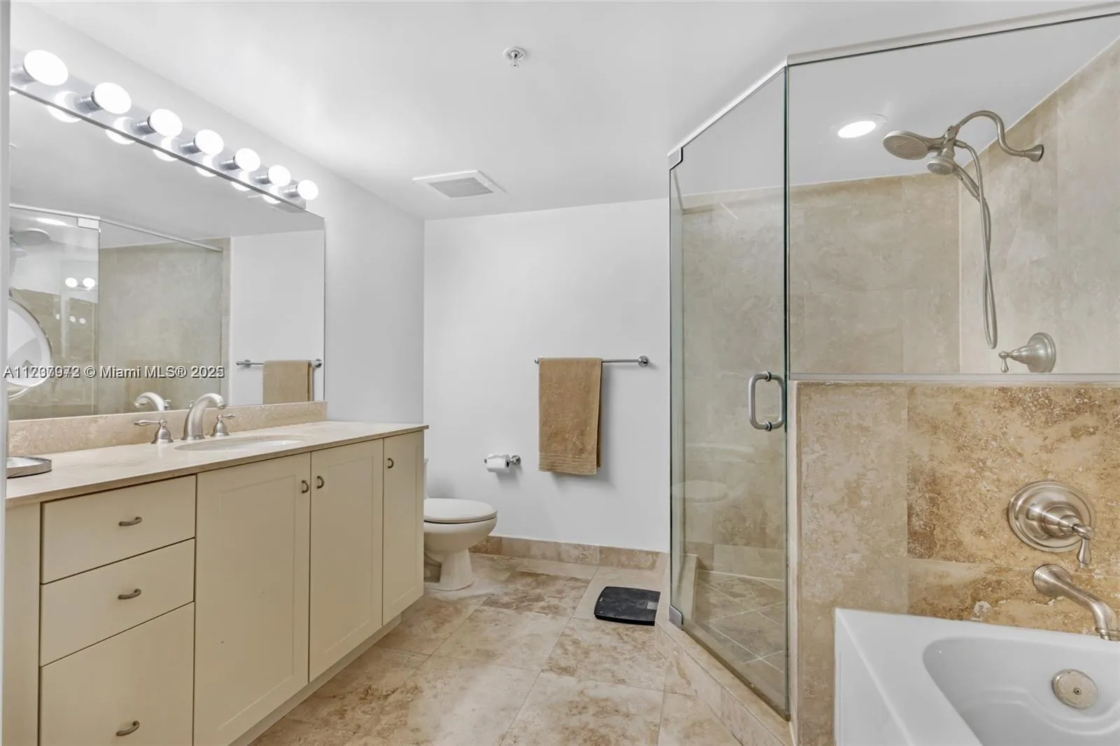 3232 Sw 22nd Ter 301, Miami, Florida 33145, Miami, Florida 33145, 3 Bedrooms Bedrooms, ,3 BathroomsBathrooms,Residential,For Sale,3232 Sw 22nd Ter 301, Miami, Florida 33145,A11737972