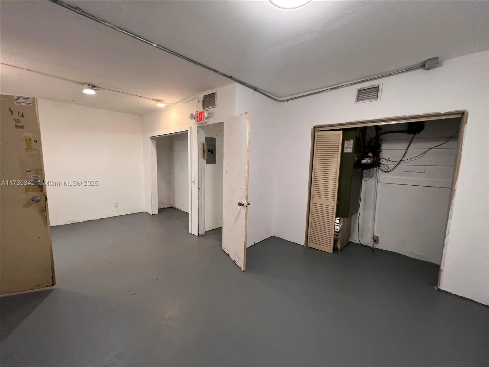 1100 S Dixie Hwy, Hollywood, Florida 33020, Hollywood, Florida 33020, ,Commercial Sale,For Sale,1100 S Dixie Hwy, Hollywood, Florida 33020,A11739342