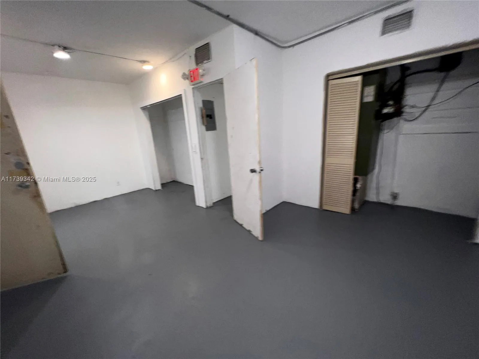1100 S Dixie Hwy, Hollywood, Florida 33020, Hollywood, Florida 33020, ,Commercial Sale,For Sale,1100 S Dixie Hwy, Hollywood, Florida 33020,A11739342
