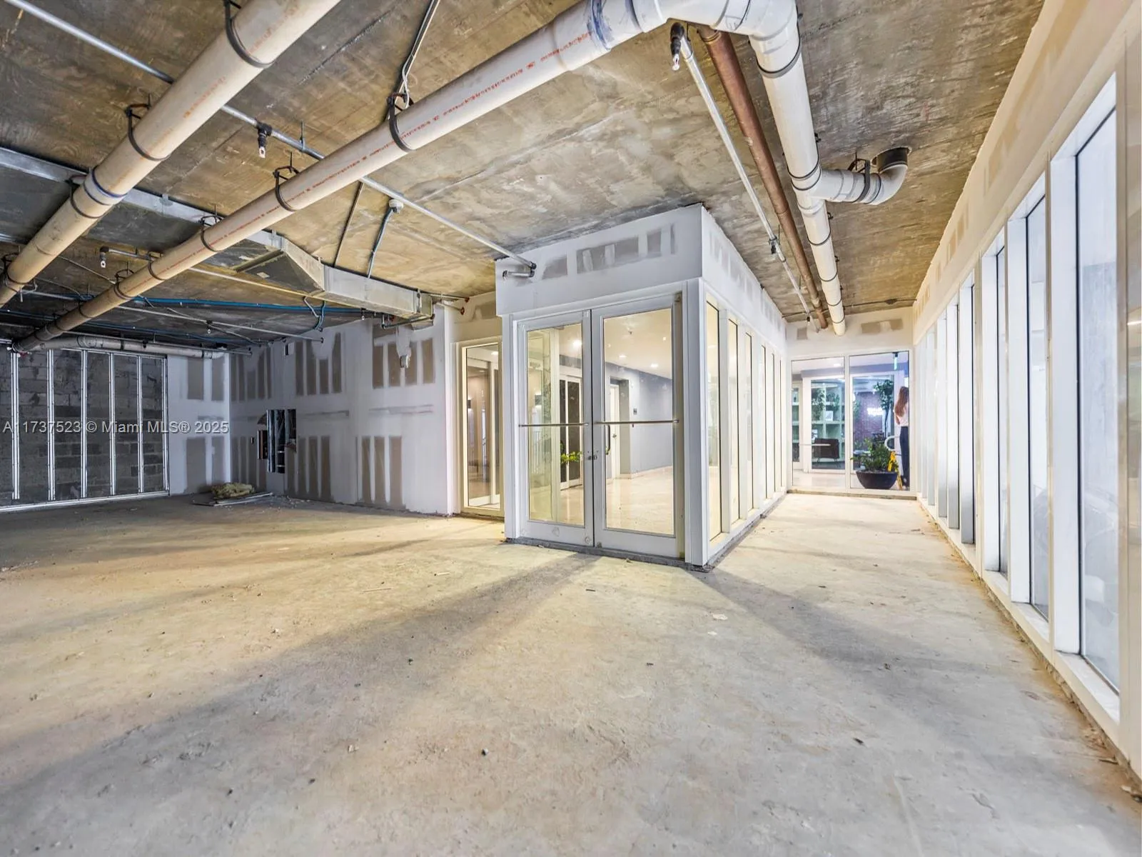 170 Se 14th St Cu2, Miami, Florida 33131, Miami, Florida 33131, ,Commercial Sale,For Sale,170 Se 14th St Cu2, Miami, Florida 33131,A11737523