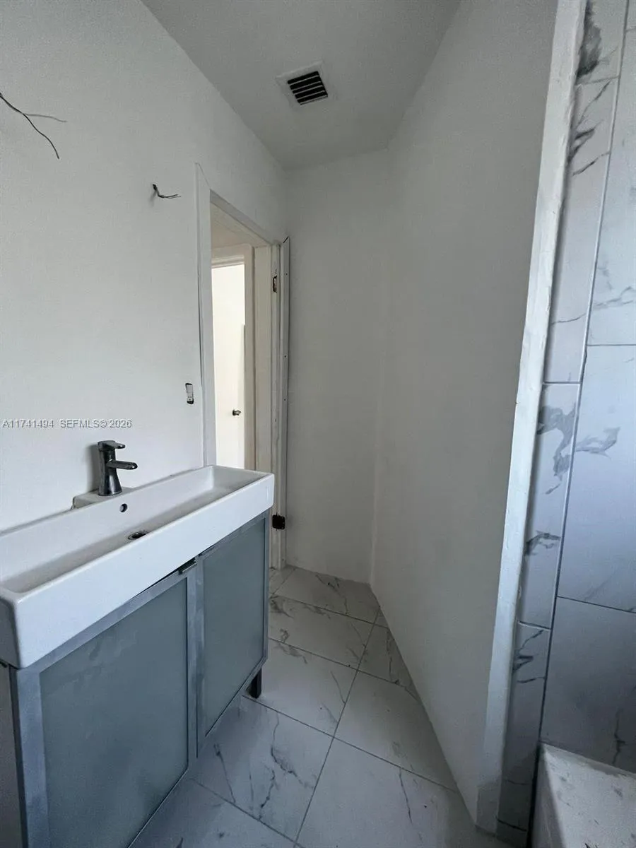 830 W 40th St, Miami Beach, Florida 33140, Miami Beach, Florida 33140, ,Residential Income,For Sale,830 W 40th St, Miami Beach, Florida 33140,A11741494