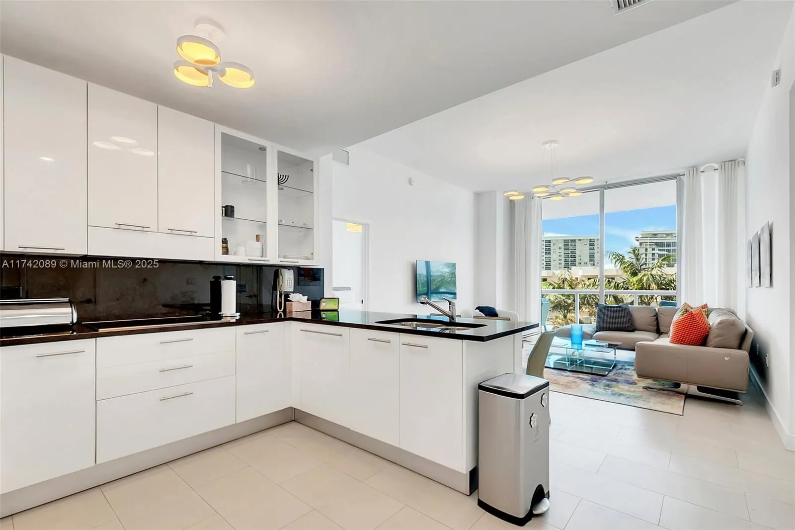 6799 Collins Ave 312, Miami Beach, Florida 33141, Miami Beach, Florida 33141, 2 Bedrooms Bedrooms, ,2 BathroomsBathrooms,Residential,For Sale,6799 Collins Ave 312, Miami Beach, Florida 33141,A11742089
