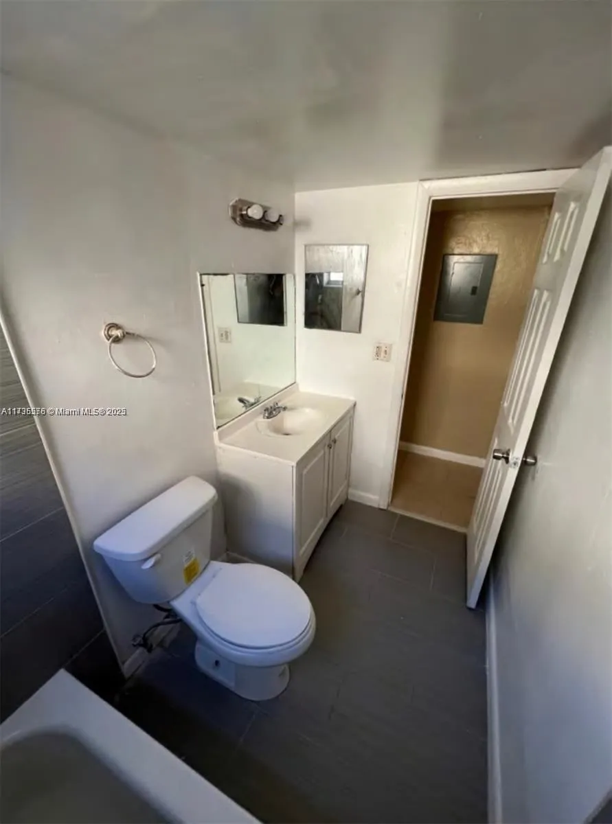 624 Sw 16th Ave A, Fort Lauderdale, Florida 33312, Fort Lauderdale, Florida 33312, 4 Bedrooms Bedrooms, ,2 BathroomsBathrooms,Residential Lease,For Rent,624 Sw 16th Ave A, Fort Lauderdale, Florida 33312,A11736576