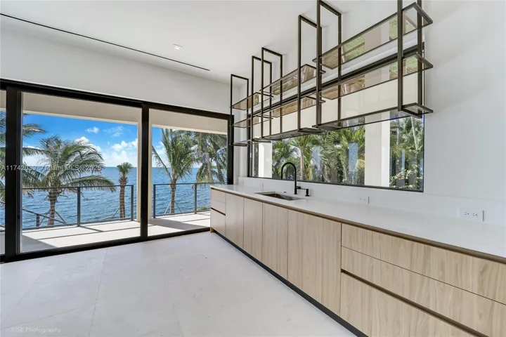 at 650 Lugo Avenue, Coral Gables, FL 33156 Unit For Sale 8 Bedrooms 7 Bathrooms MLS# A11742039 Price $29,900,000 9287