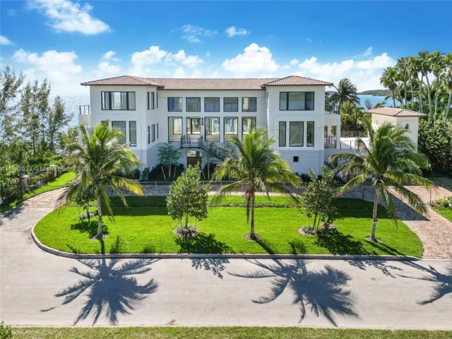 at 650 Lugo Avenue, Coral Gables, FL 33156 Unit For Sale 8 Bedrooms 7 Bathrooms MLS# A11742039 Price $29,900,000 9287