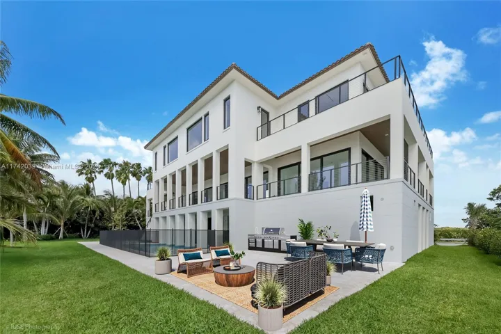at 650 Lugo Avenue, Coral Gables, FL 33156 Unit For Sale 8 Bedrooms 7 Bathrooms MLS# A11742039 Price $29,900,000 9287