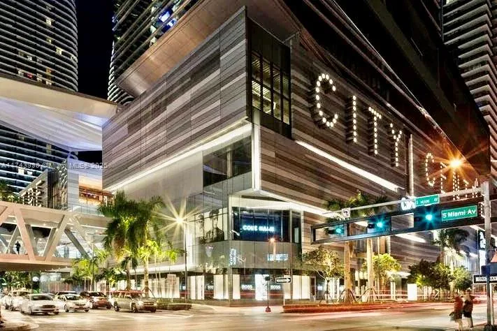 41 Se 5th St 808, Miami, Florida 33131, Miami, Florida 33131, 2 Bedrooms Bedrooms, ,2 BathroomsBathrooms,Residential,For Sale,41 Se 5th St 808, Miami, Florida 33131,A11743990