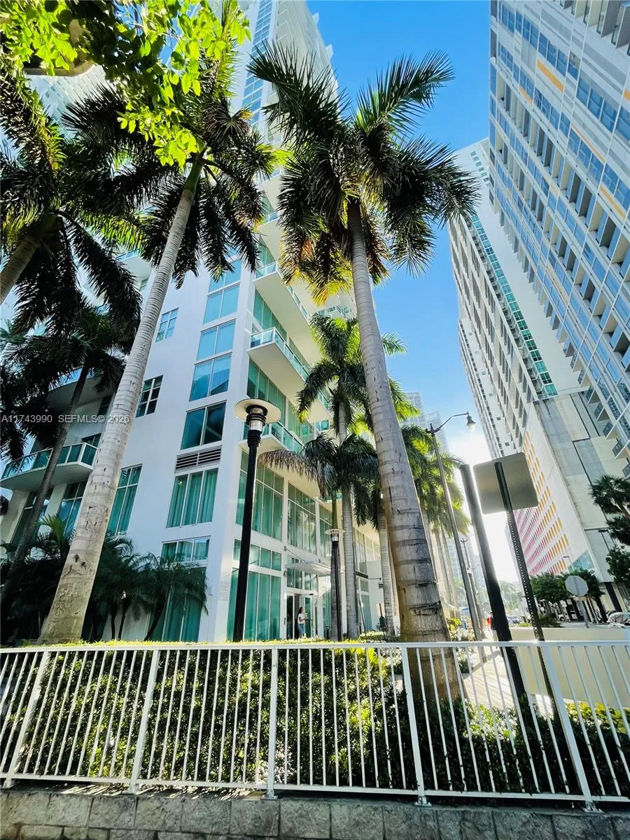 41 Se 5th St 808, Miami, Florida 33131, Miami, Florida 33131, 2 Bedrooms Bedrooms, ,2 BathroomsBathrooms,Residential,For Sale,41 Se 5th St 808, Miami, Florida 33131,A11743990