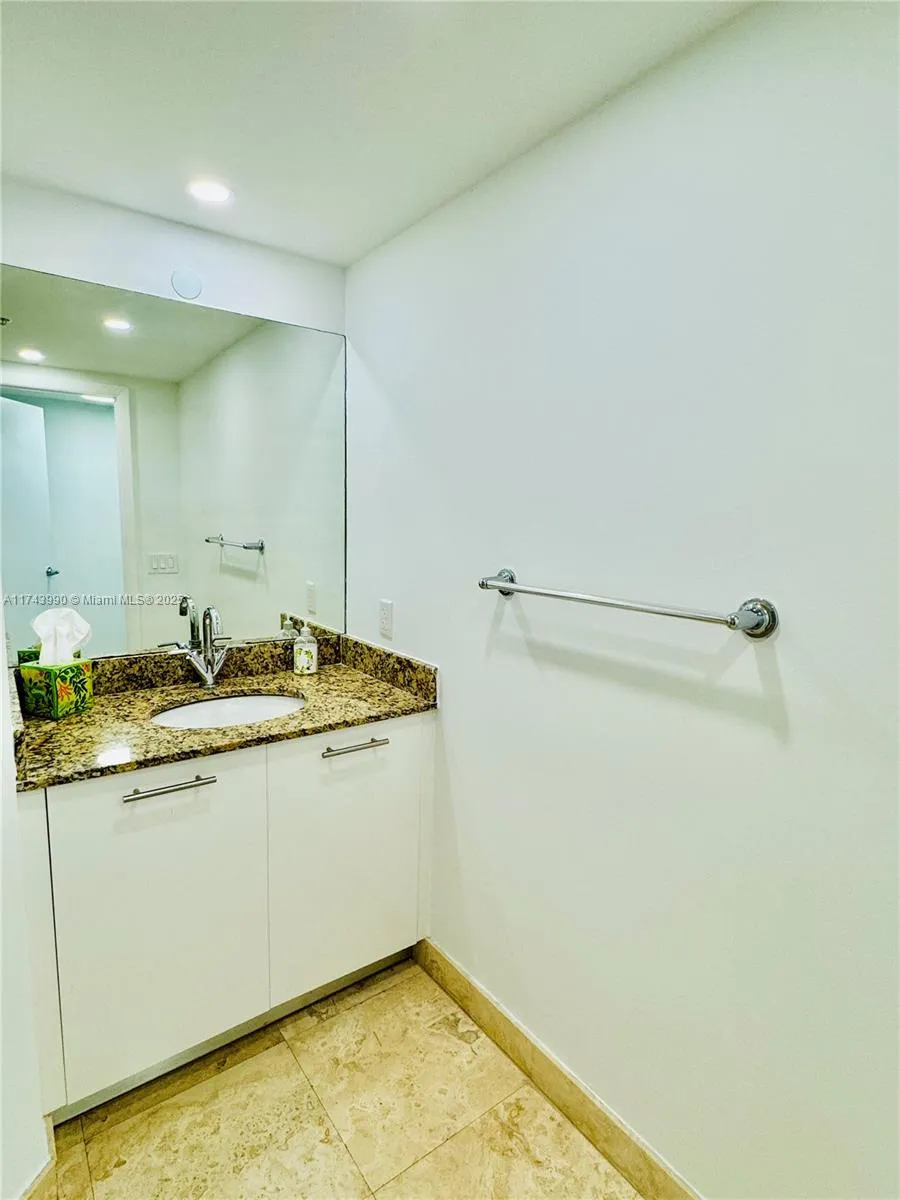 41 Se 5th St 808, Miami, Florida 33131, Miami, Florida 33131, 2 Bedrooms Bedrooms, ,2 BathroomsBathrooms,Residential,For Sale,41 Se 5th St 808, Miami, Florida 33131,A11743990