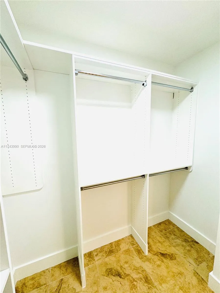 41 Se 5th St 808, Miami, Florida 33131, Miami, Florida 33131, 2 Bedrooms Bedrooms, ,2 BathroomsBathrooms,Residential,For Sale,41 Se 5th St 808, Miami, Florida 33131,A11743990