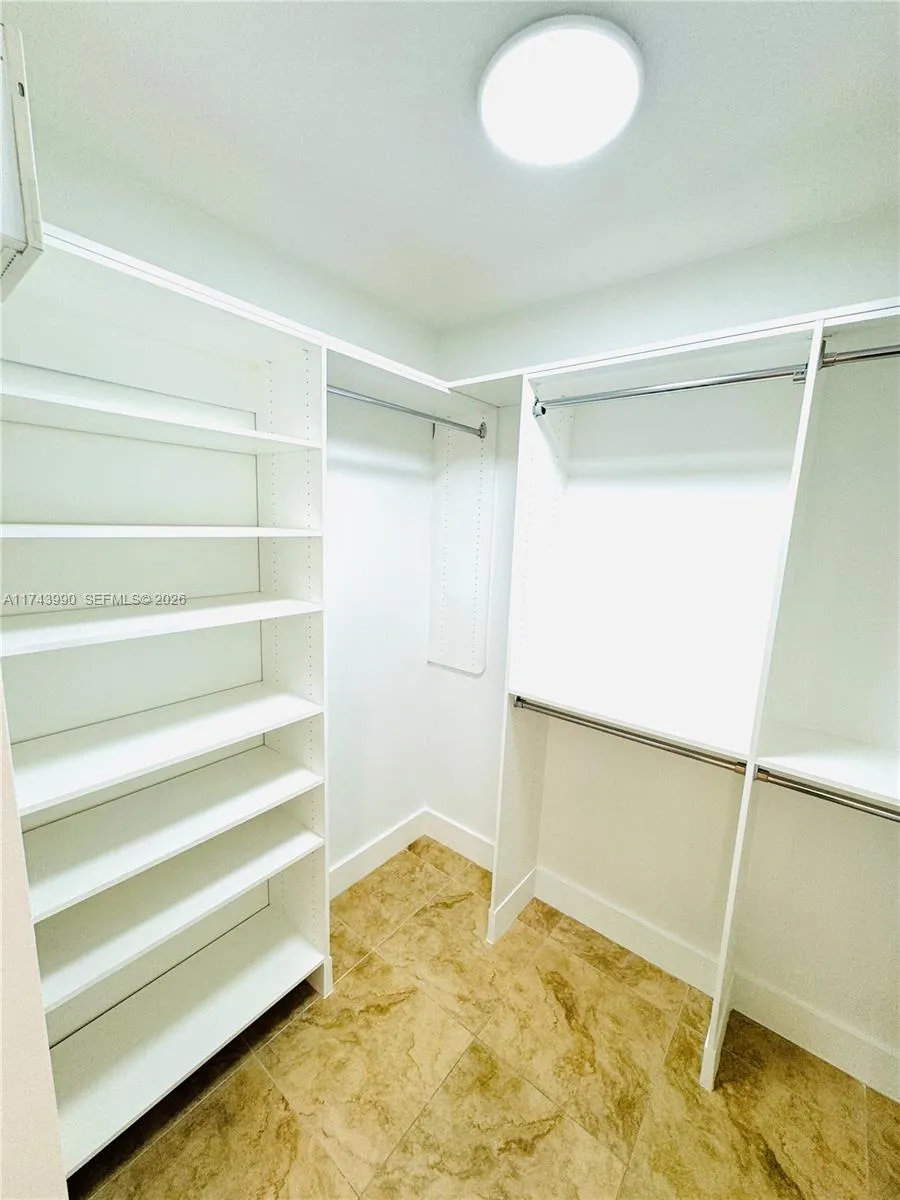 41 Se 5th St 808, Miami, Florida 33131, Miami, Florida 33131, 2 Bedrooms Bedrooms, ,2 BathroomsBathrooms,Residential,For Sale,41 Se 5th St 808, Miami, Florida 33131,A11743990