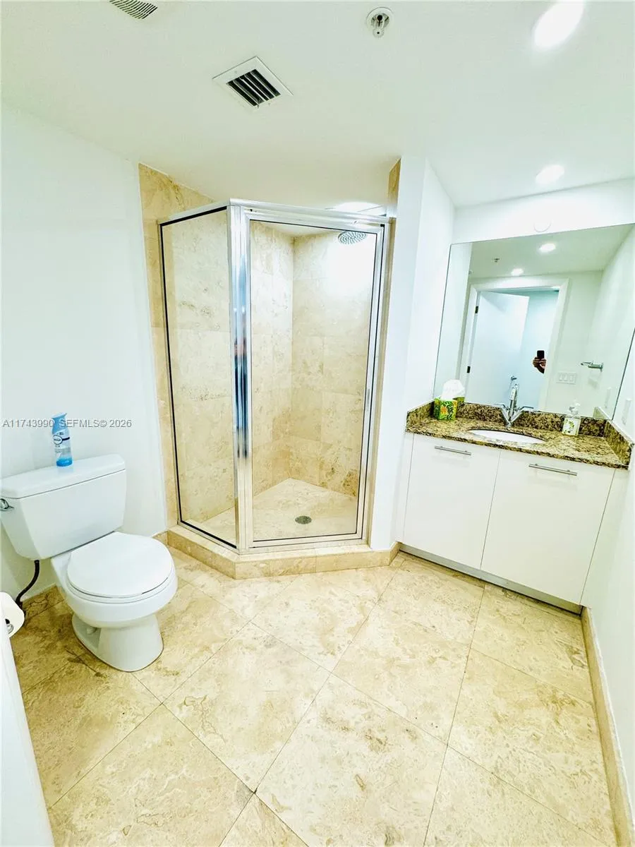 41 Se 5th St 808, Miami, Florida 33131, Miami, Florida 33131, 2 Bedrooms Bedrooms, ,2 BathroomsBathrooms,Residential,For Sale,41 Se 5th St 808, Miami, Florida 33131,A11743990