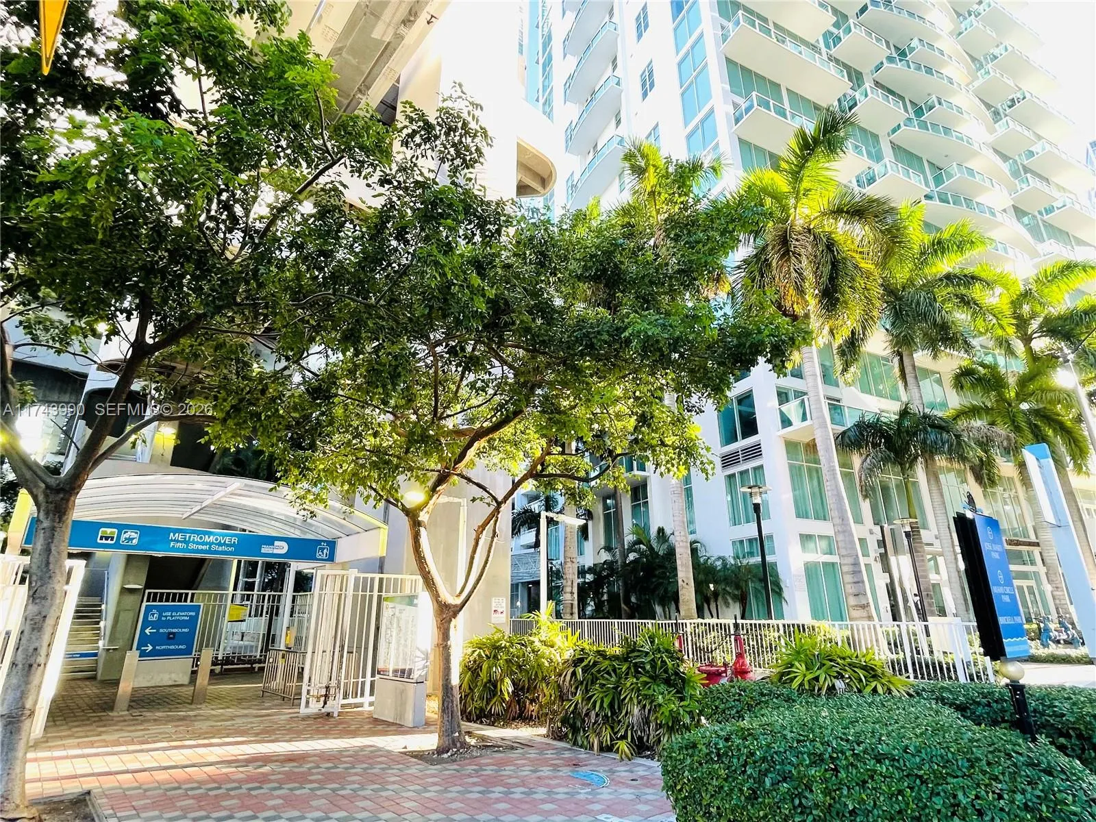 41 Se 5th St 808, Miami, Florida 33131, Miami, Florida 33131, 2 Bedrooms Bedrooms, ,2 BathroomsBathrooms,Residential,For Sale,41 Se 5th St 808, Miami, Florida 33131,A11743990
