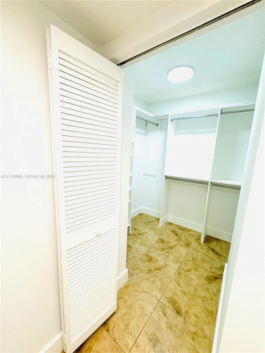 41 Se 5th St 808, Miami, Florida 33131, Miami, Florida 33131, 2 Bedrooms Bedrooms, ,2 BathroomsBathrooms,Residential,For Sale,41 Se 5th St 808, Miami, Florida 33131,A11743990