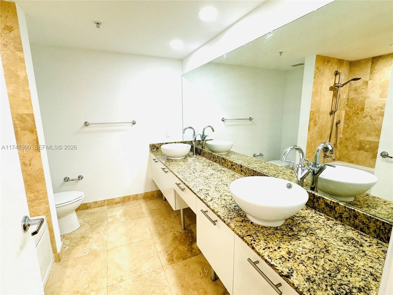41 Se 5th St 808, Miami, Florida 33131, Miami, Florida 33131, 2 Bedrooms Bedrooms, ,2 BathroomsBathrooms,Residential,For Sale,41 Se 5th St 808, Miami, Florida 33131,A11743990