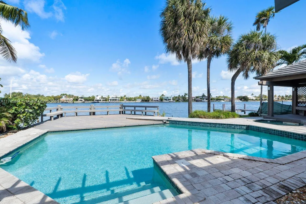 765 N Shore Dr, Miami Beach, Florida 33141, Miami Beach, Florida 33141, 4 Bedrooms Bedrooms, ,2 BathroomsBathrooms,Residential,For Sale,765 N Shore Dr, Miami Beach, Florida 33141,A11745844
