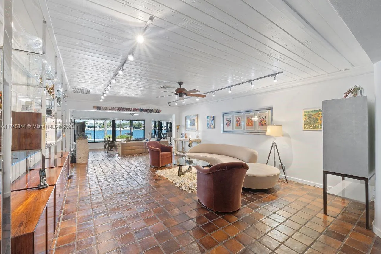 765 N Shore Dr, Miami Beach, Florida 33141, Miami Beach, Florida 33141, 4 Bedrooms Bedrooms, ,2 BathroomsBathrooms,Residential,For Sale,765 N Shore Dr, Miami Beach, Florida 33141,A11745844