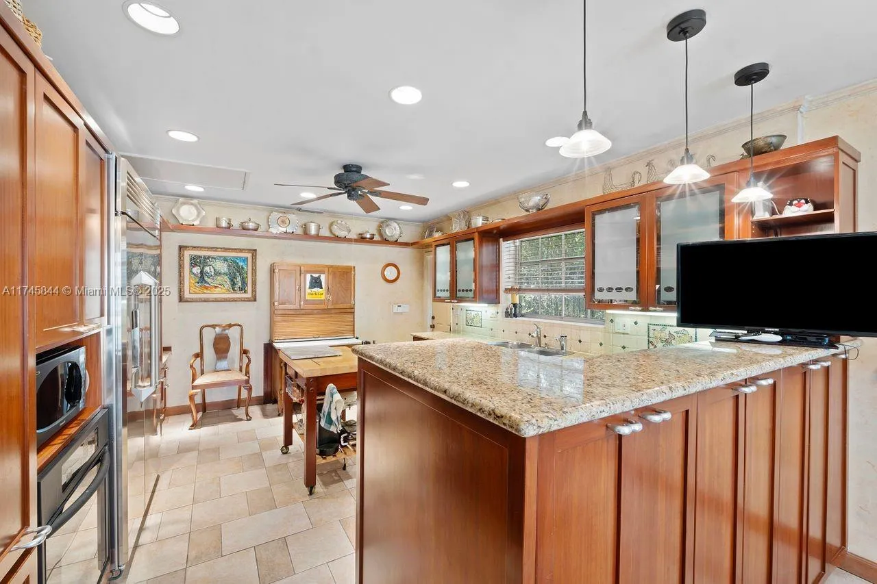 765 N Shore Dr, Miami Beach, Florida 33141, Miami Beach, Florida 33141, 4 Bedrooms Bedrooms, ,2 BathroomsBathrooms,Residential,For Sale,765 N Shore Dr, Miami Beach, Florida 33141,A11745844