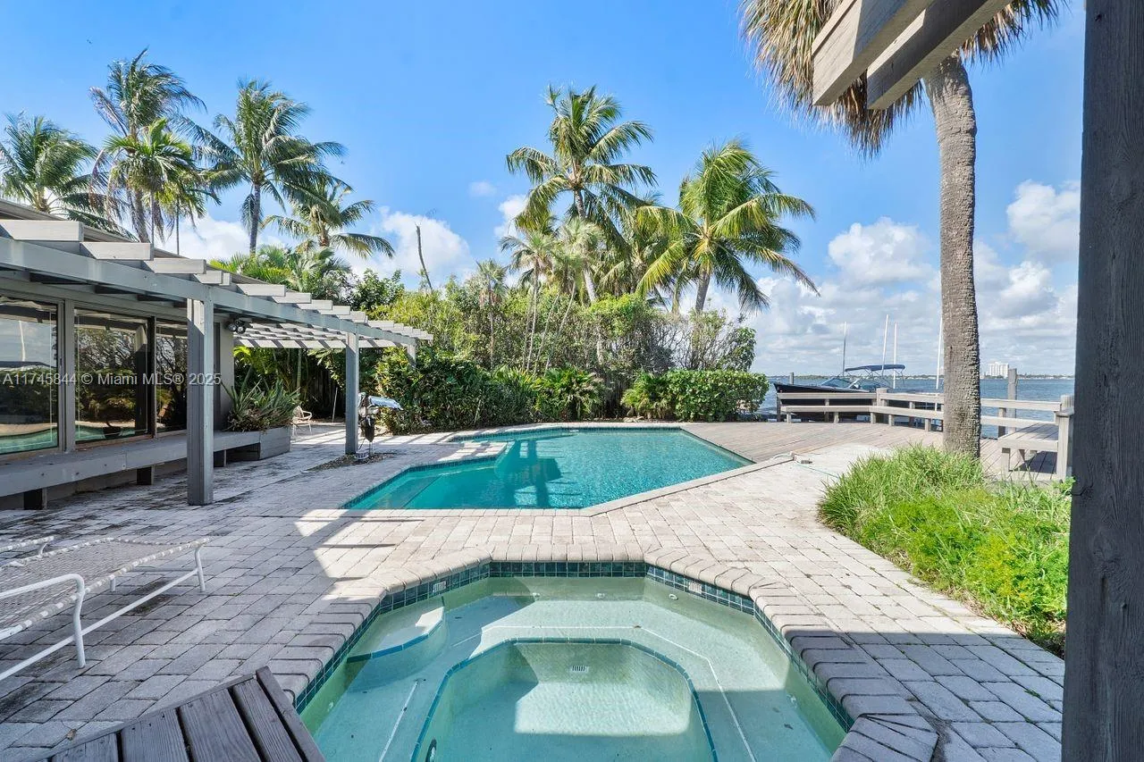 765 N Shore Dr, Miami Beach, Florida 33141, Miami Beach, Florida 33141, 4 Bedrooms Bedrooms, ,2 BathroomsBathrooms,Residential,For Sale,765 N Shore Dr, Miami Beach, Florida 33141,A11745844