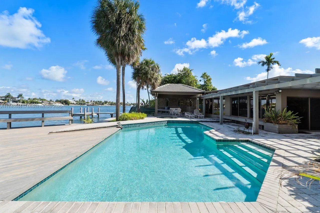 765 N Shore Dr, Miami Beach, Florida 33141, Miami Beach, Florida 33141, 4 Bedrooms Bedrooms, ,2 BathroomsBathrooms,Residential,For Sale,765 N Shore Dr, Miami Beach, Florida 33141,A11745844