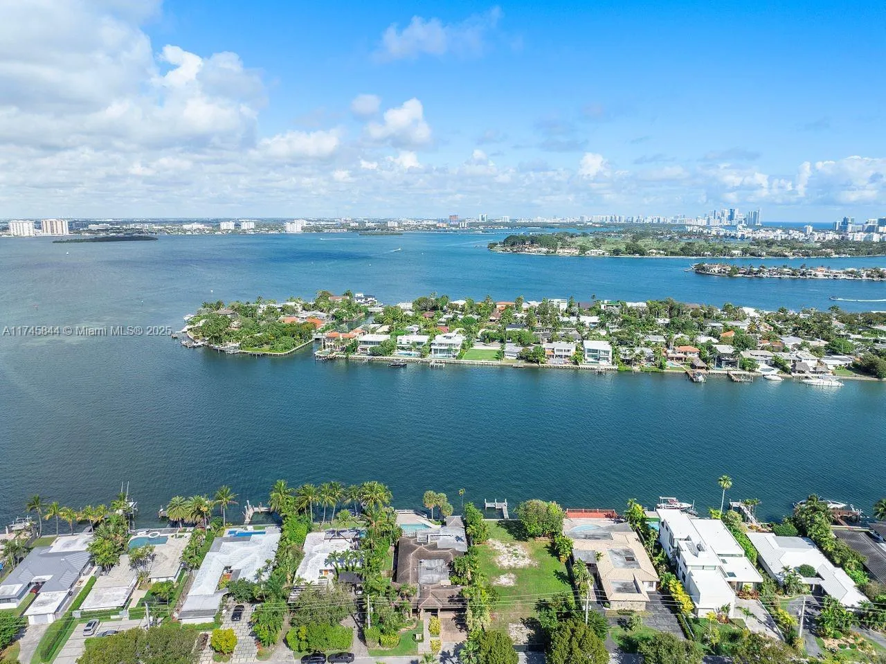 765 N Shore Dr, Miami Beach, Florida 33141, Miami Beach, Florida 33141, 4 Bedrooms Bedrooms, ,2 BathroomsBathrooms,Residential,For Sale,765 N Shore Dr, Miami Beach, Florida 33141,A11745844