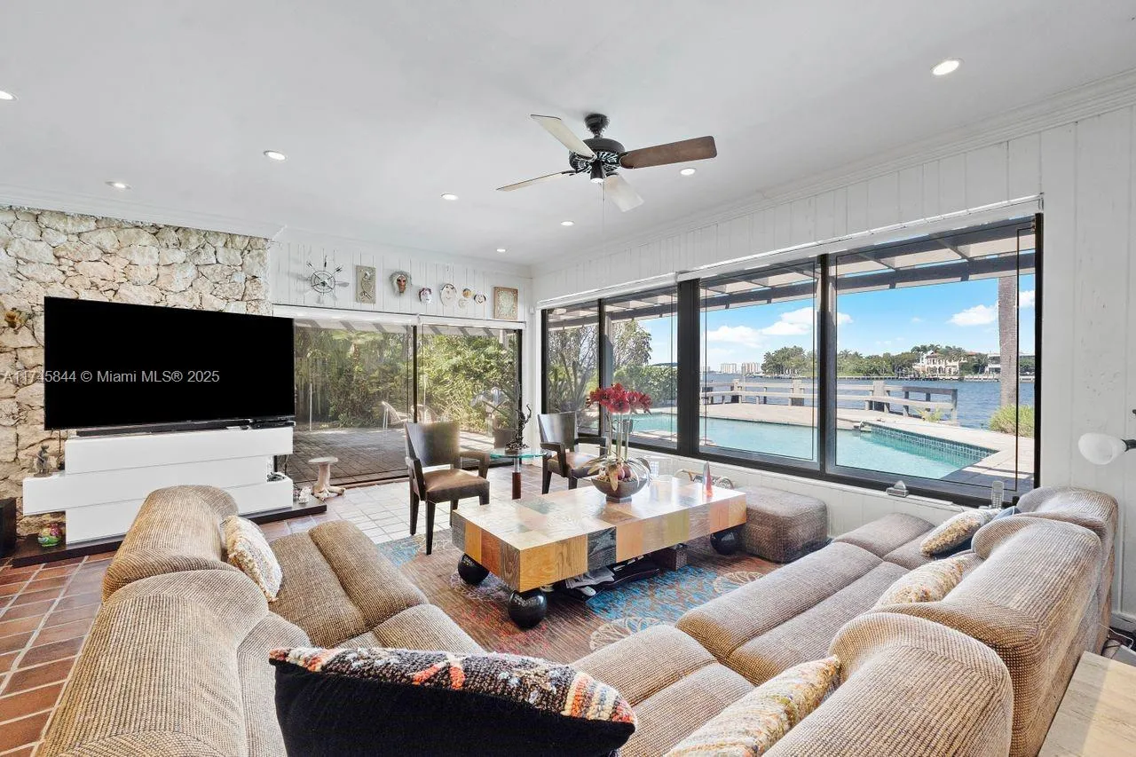 765 N Shore Dr, Miami Beach, Florida 33141, Miami Beach, Florida 33141, 4 Bedrooms Bedrooms, ,2 BathroomsBathrooms,Residential,For Sale,765 N Shore Dr, Miami Beach, Florida 33141,A11745844