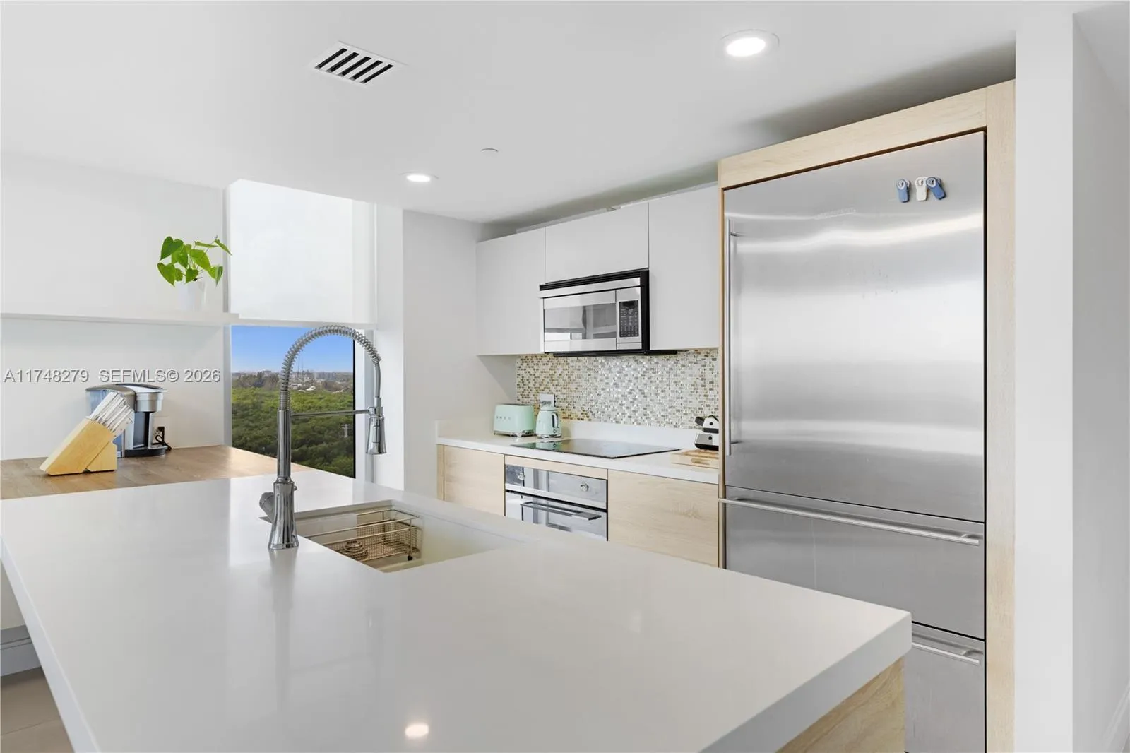 16385 Biscayne Blvd 1221, North Miami Beach, Flori, North Miami Beach, Florida 33160, 3 Bedrooms Bedrooms, ,3 BathroomsBathrooms,Residential,For Sale,16385 Biscayne Blvd 1221, North Miami Beach, Flori,A11748279