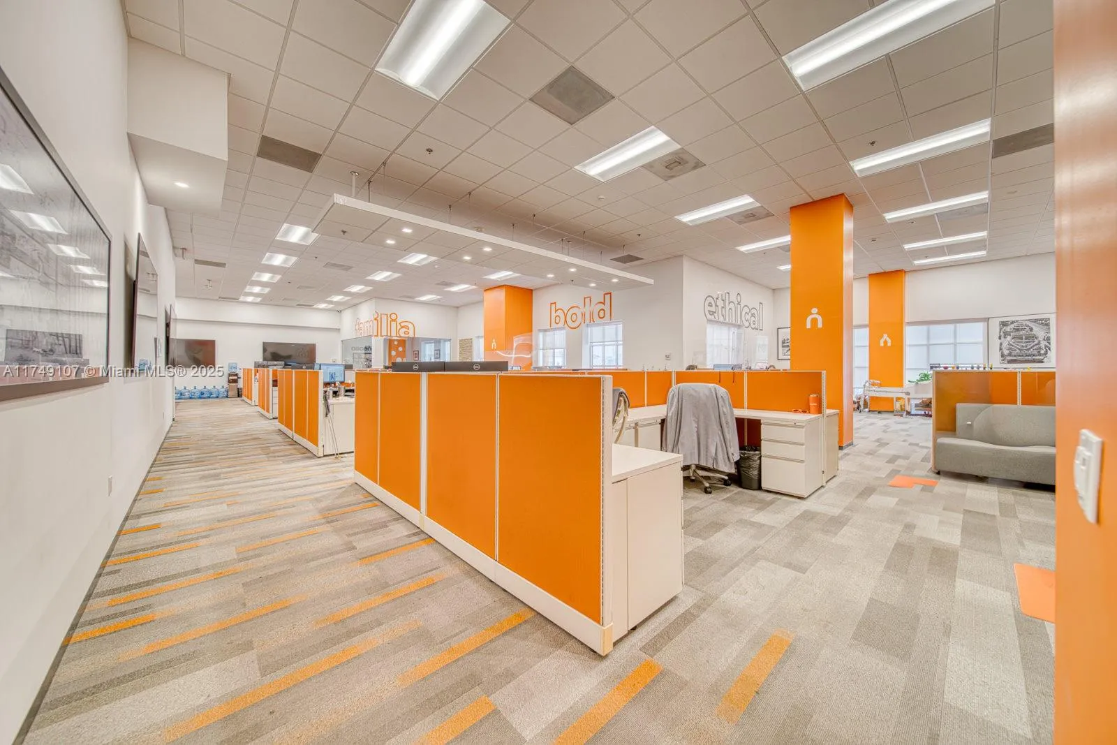 2 Alhambra Plz Ph2-a, Coral Gables, Florida 33134, Coral Gables, Florida 33134, ,Commercial Lease,For Rent,2 Alhambra Plz Ph2-a, Coral Gables, Florida 33134,A11749107