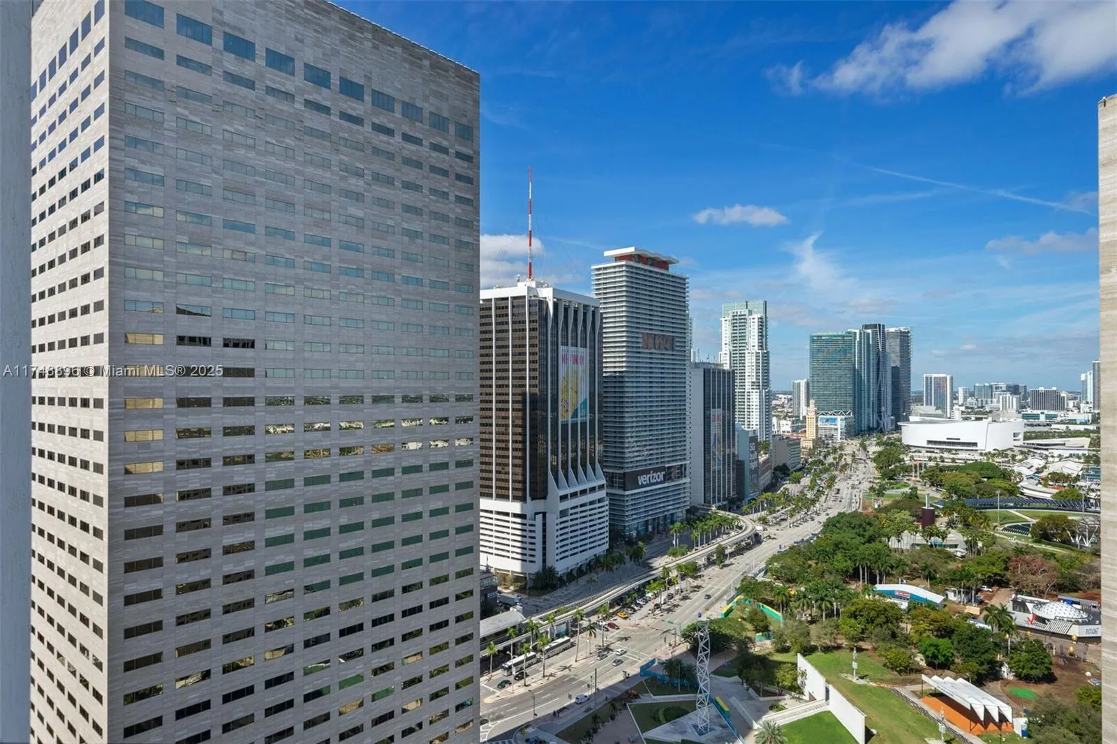 335 S Biscayne Blvd 2402, Miami, Florida 33131, Miami, Florida 33131, 1 Bedroom Bedrooms, ,1 BathroomBathrooms,Residential,For Sale,335 S Biscayne Blvd 2402, Miami, Florida 33131,A11748896