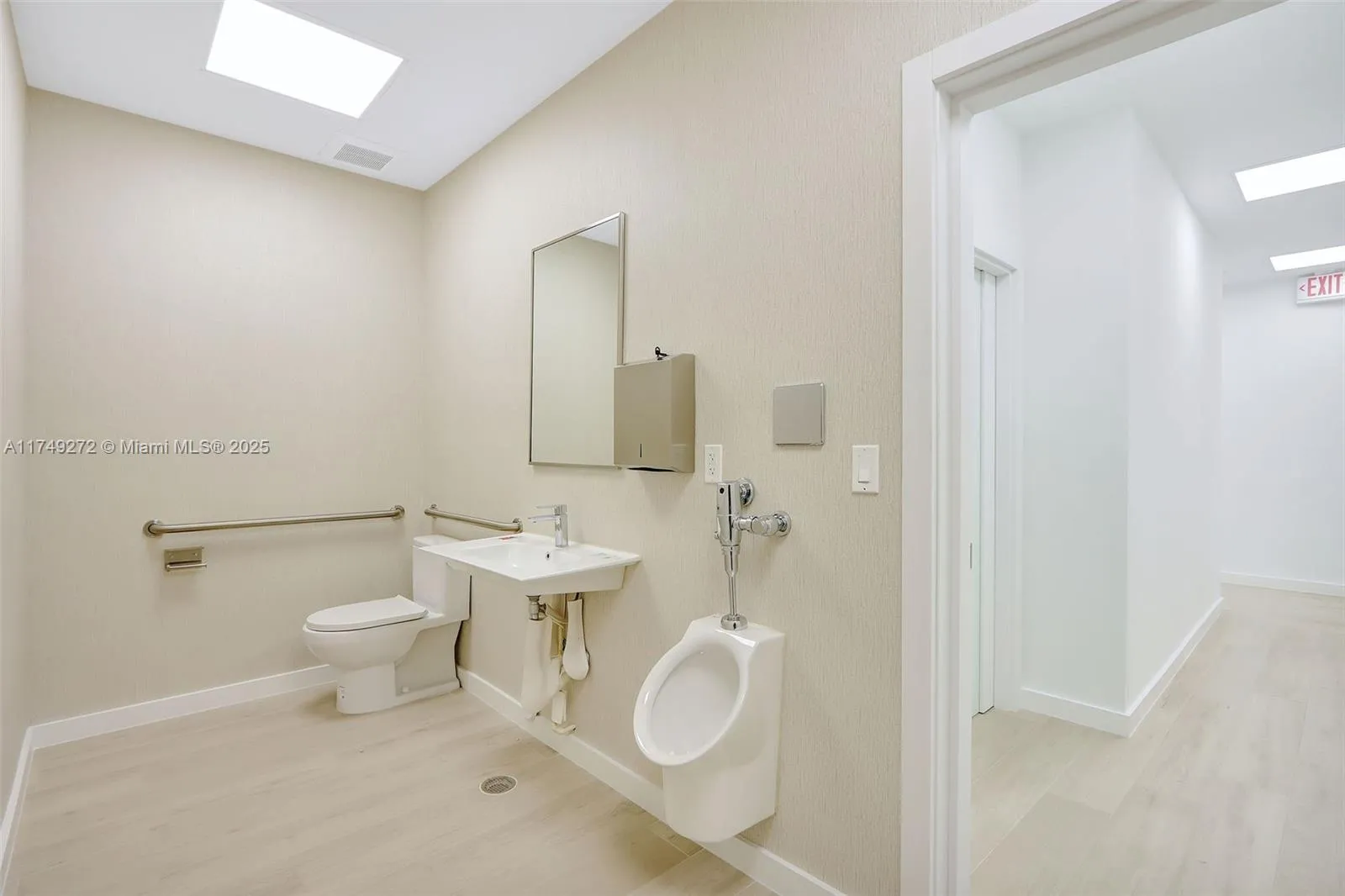 235 Ne 67th St 3, Miami, Florida 33138, Miami, Florida 33138, ,Commercial Sale,For Sale,235 Ne 67th St 3, Miami, Florida 33138,A11749272