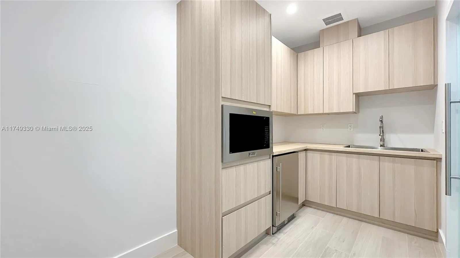 6700 Ne 2nd Ct 4, Miami, Florida 33138, Miami, Florida 33138, ,Commercial Sale,For Sale,6700 Ne 2nd Ct 4, Miami, Florida 33138,A11749330