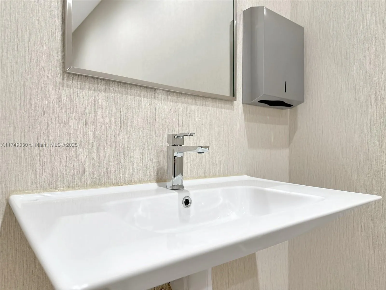 6700 Ne 2nd Ct 4, Miami, Florida 33138, Miami, Florida 33138, ,Commercial Sale,For Sale,6700 Ne 2nd Ct 4, Miami, Florida 33138,A11749330