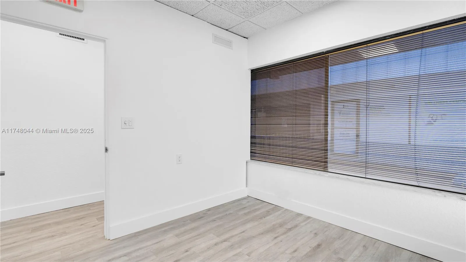 1900 N University Dr 206-1, Pembroke Pines, Florid, Pembroke Pines, Florida 33024, ,Commercial Lease,For Rent,1900 N University Dr 206-1, Pembroke Pines, Florid,A11748044