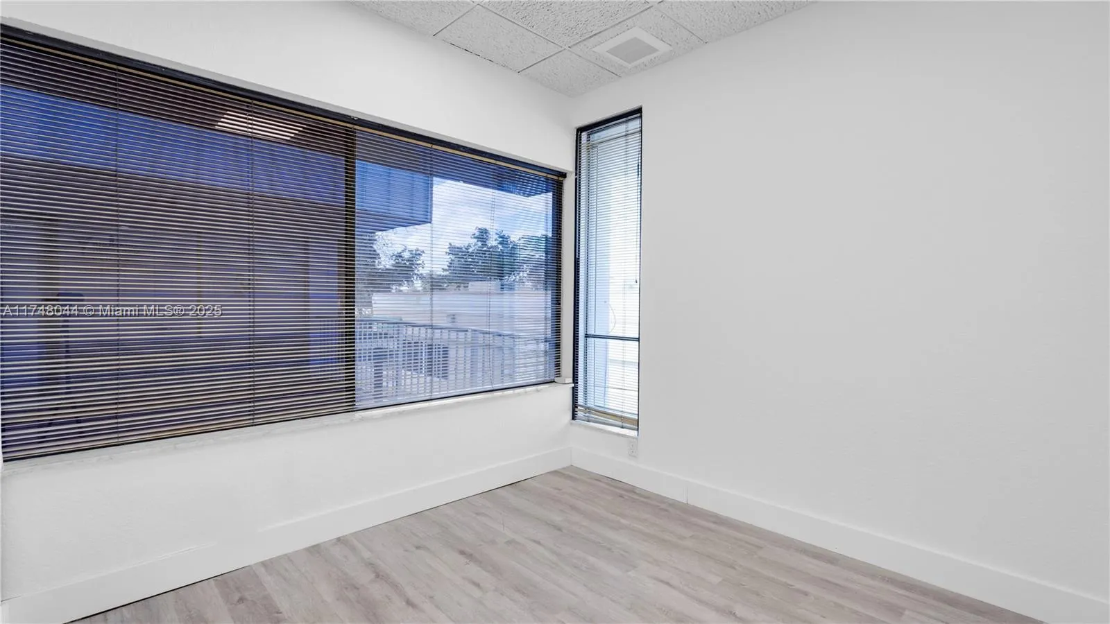 1900 N University Dr 206-1, Pembroke Pines, Florid, Pembroke Pines, Florida 33024, ,Commercial Lease,For Rent,1900 N University Dr 206-1, Pembroke Pines, Florid,A11748044