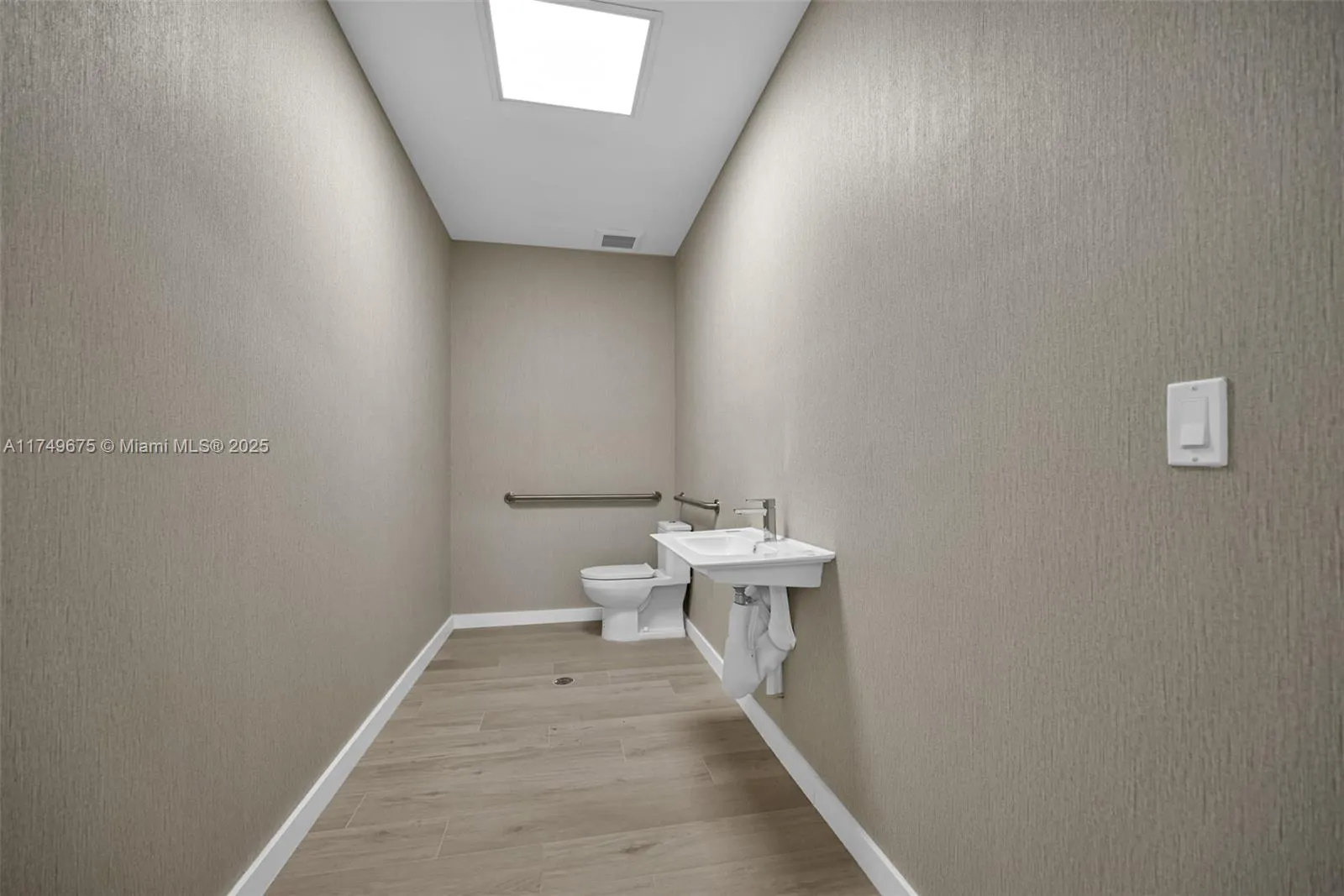 210 Ne 68th St 1, Miami, Florida 33138, Miami, Florida 33138, ,Commercial Sale,For Sale,210 Ne 68th St 1, Miami, Florida 33138,A11749675