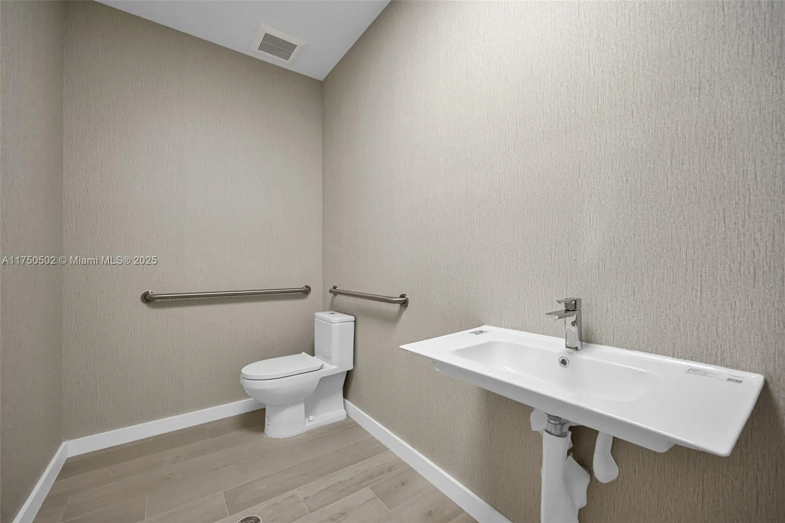 221 Ne 67th St 2, Miami, Florida 33138, Miami, Florida 33138, ,Commercial Sale,For Sale,221 Ne 67th St 2, Miami, Florida 33138,A11750502