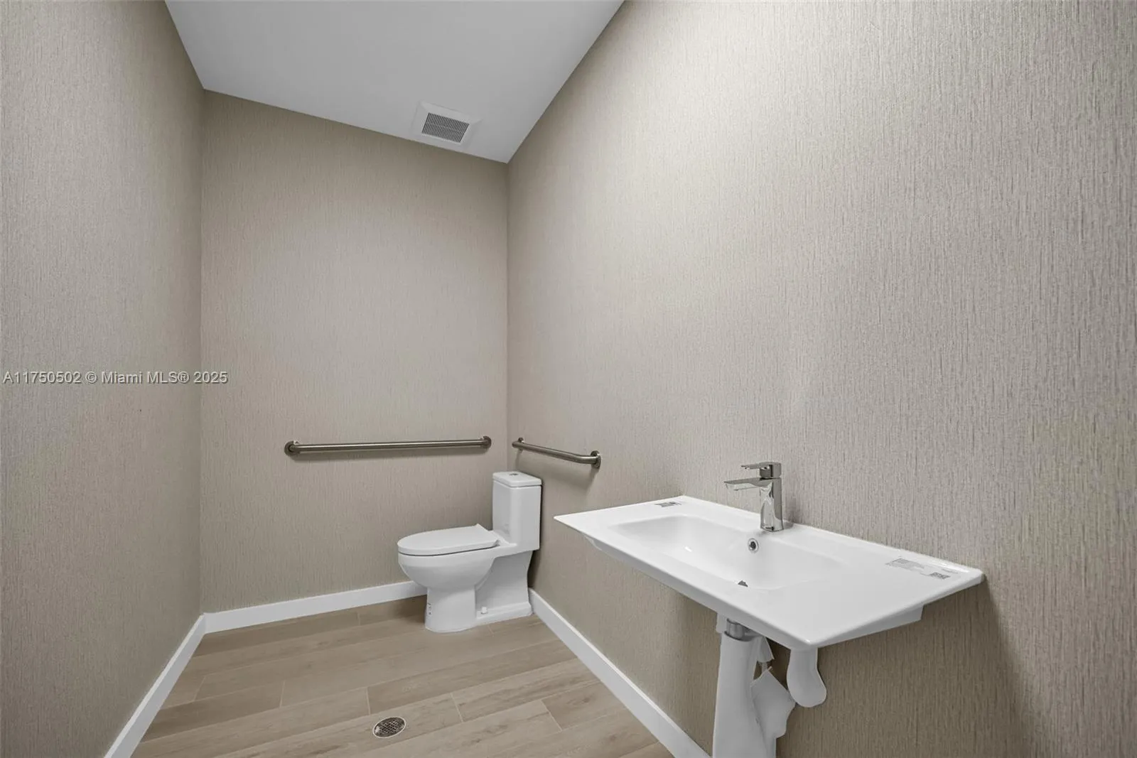 221 Ne 67th St 2, Miami, Florida 33138, Miami, Florida 33138, ,Commercial Sale,For Sale,221 Ne 67th St 2, Miami, Florida 33138,A11750502