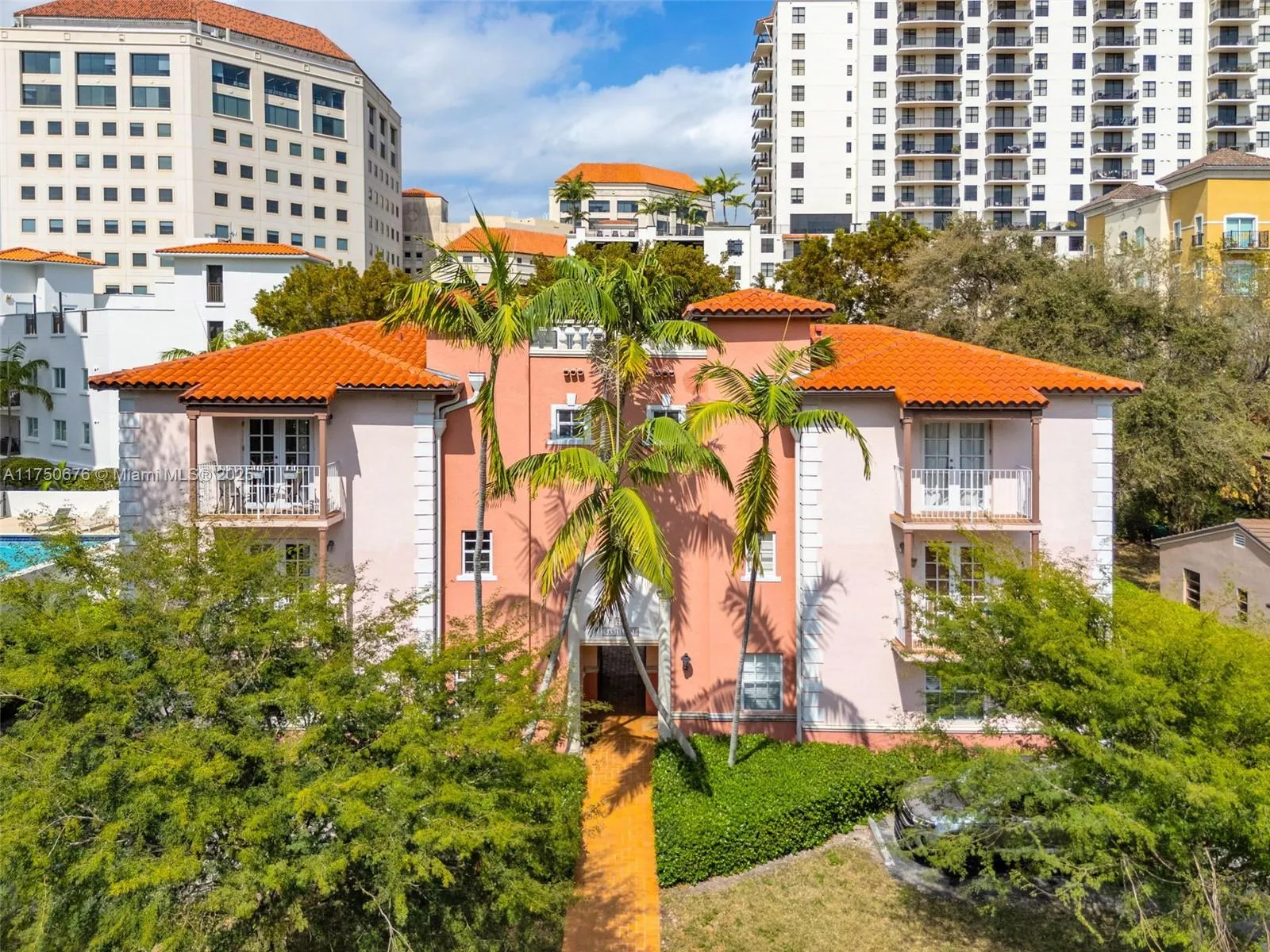 29 Santillane Ave 7, Coral Gables, Florida 33134, Coral Gables, Florida 33134, 2 Bedrooms Bedrooms, ,2 BathroomsBathrooms,Residential,For Sale,29 Santillane Ave 7, Coral Gables, Florida 33134,A11750676